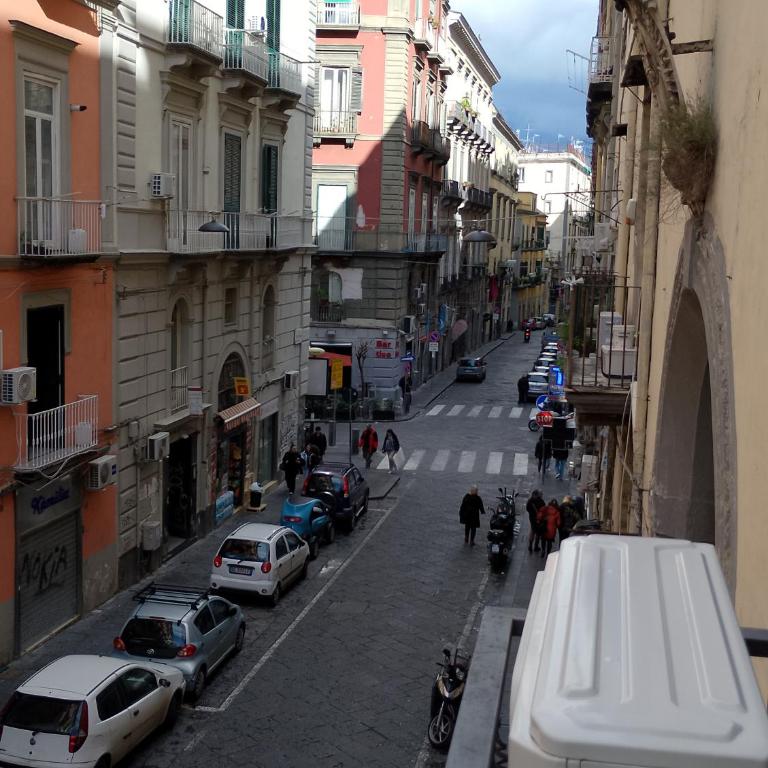 Napoli centro storico Un Passo da San Gennaro - Apartment with Balcony - 44