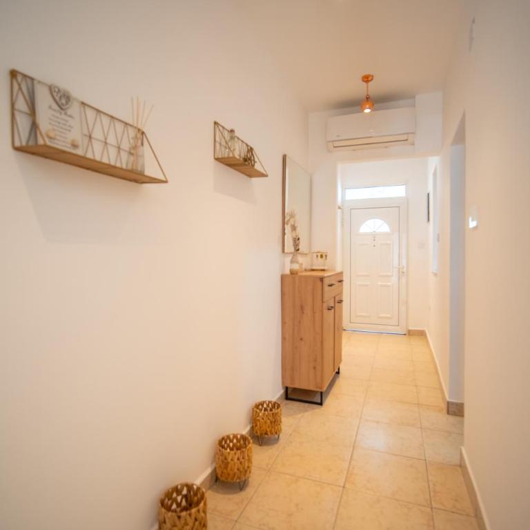 Adriatic Apartment - One-Bedroom Apartment - 10