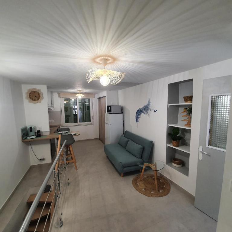 T2 en plein centre du village - One-Bedroom Apartment - 2