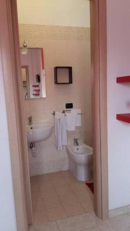 La Luna - Double Room with Private Bathroom - 7