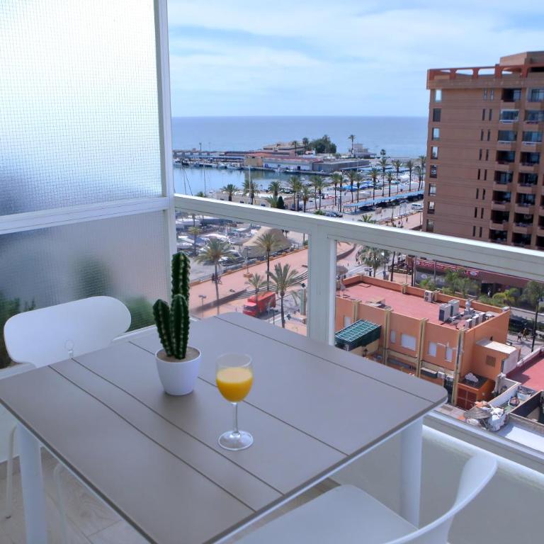 Hotel Apartamentos Pyr Fuengirola - Estudio Superior con vistas parciales al mar - 10