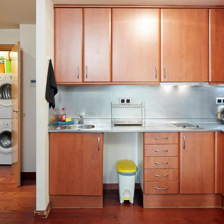 Olles Apartment - Two-Bedroom Apartment - 14