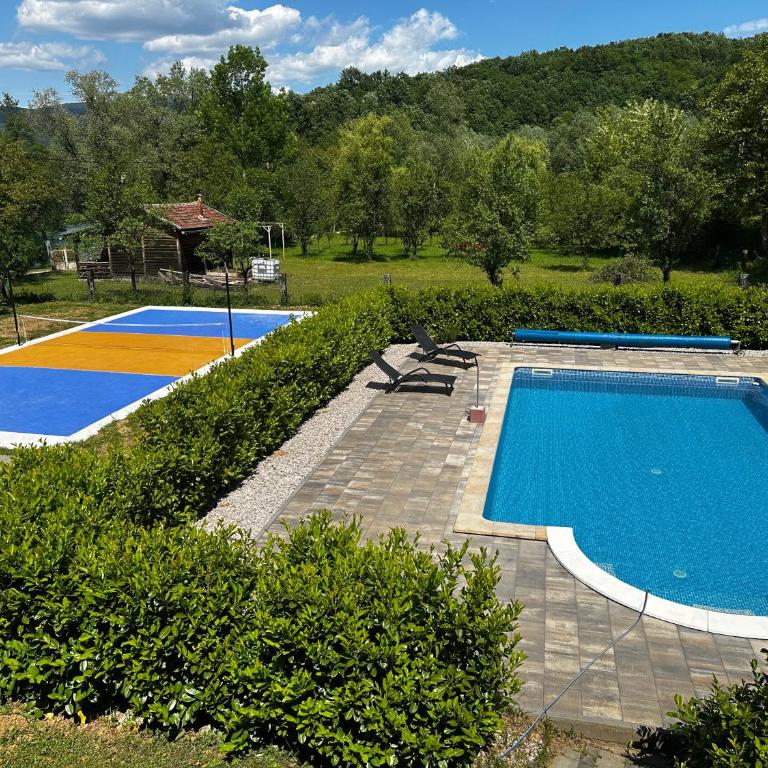 Oasis of peace - Three-Bedroom House - 2