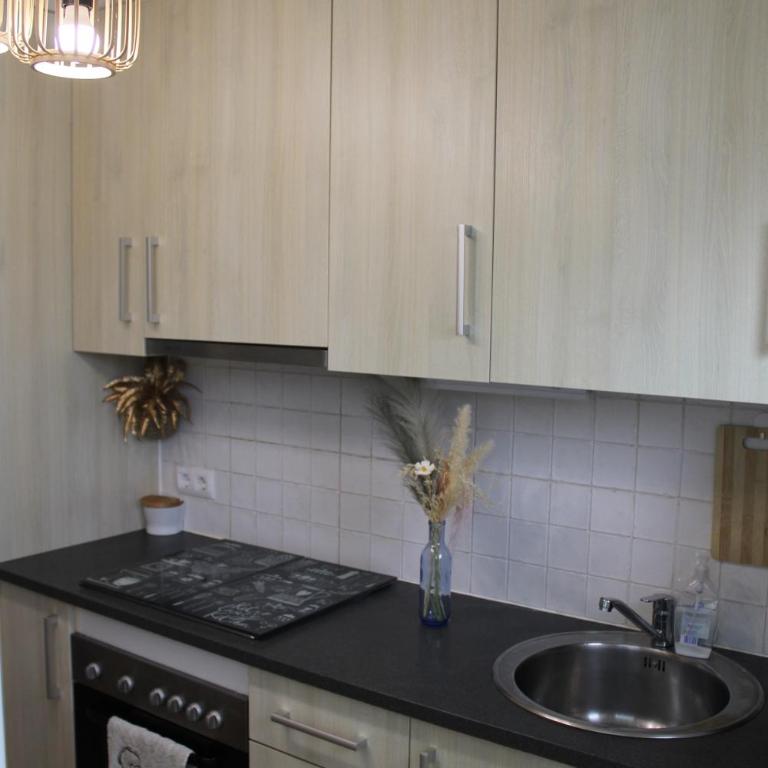 A une minute de la plage! - Two-Bedroom Apartment - 23