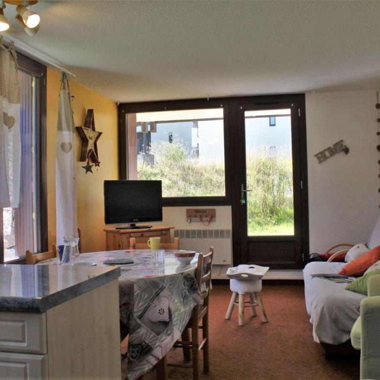 Appartement cosy à Risoul 1850 : 2 pièces, coin montagne, 6 couchages, ski aux pieds, terrasse sud - Appartement 1 Chambre - 2