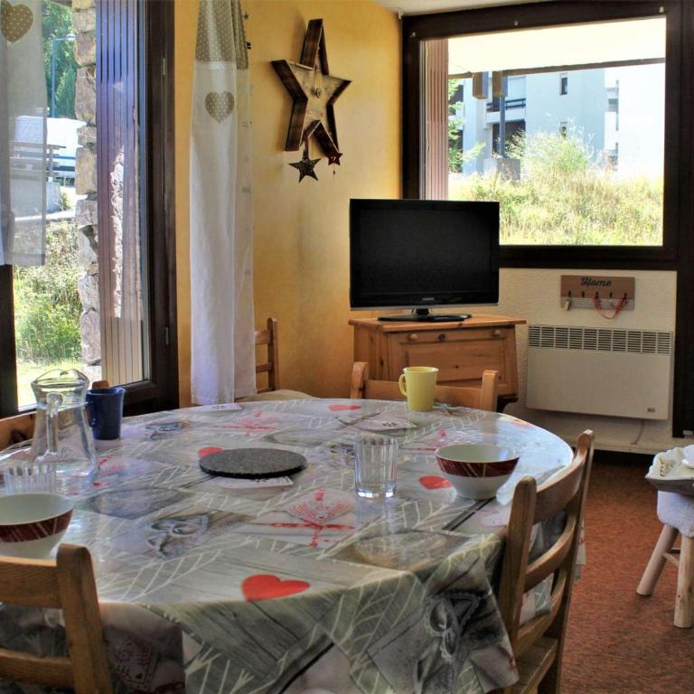 Appartement cosy à Risoul 1850 : 2 pièces, coin montagne, 6 couchages, ski aux pieds, terrasse sud - Appartement 1 Chambre - 3