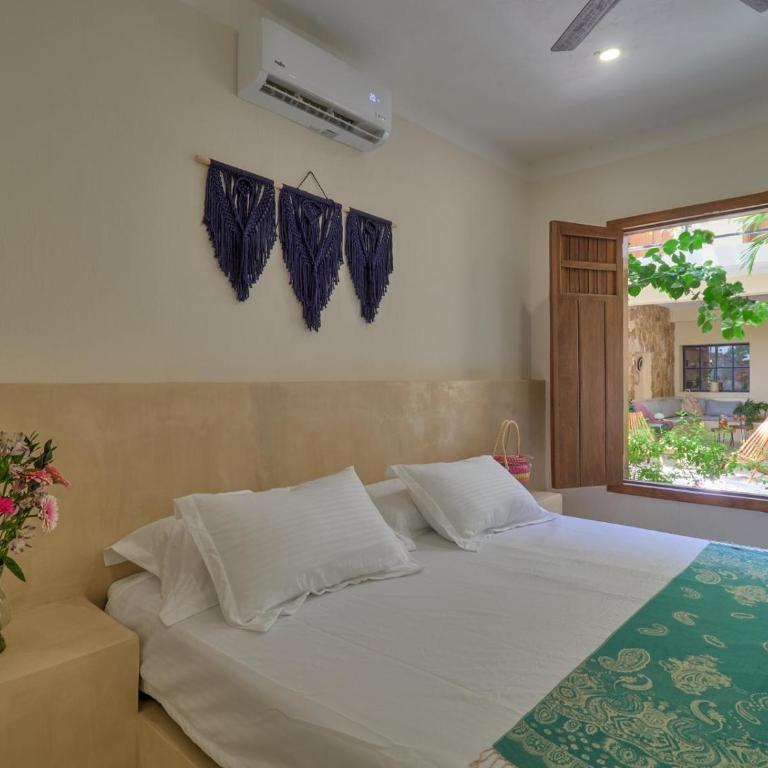 Colonial Charm, City Center, 2 BR- 10min walk to Cathedral, Pool, Private House - Casa de 2 dormitorios - 7