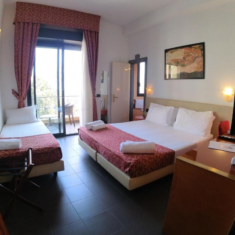 Hotel Nettunia - Camera Tripla Deluxe con Vista Mare - 3