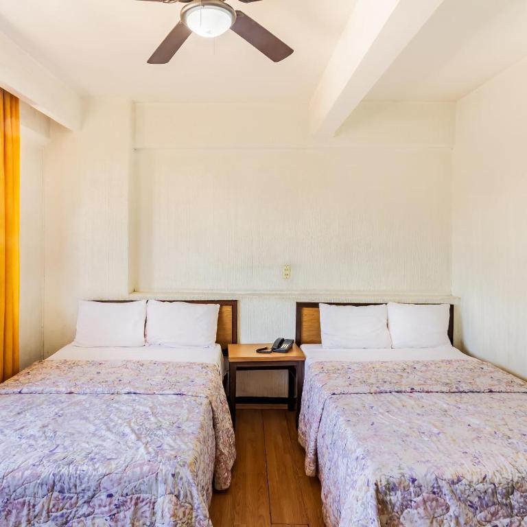 Capital O Nueva Galicia, Guadalajara centro downtown - Standard Two Beds - 3