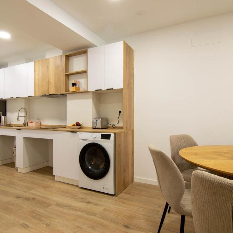 Casa Pedro Cabanes - Three-Bedroom Apartment - 4