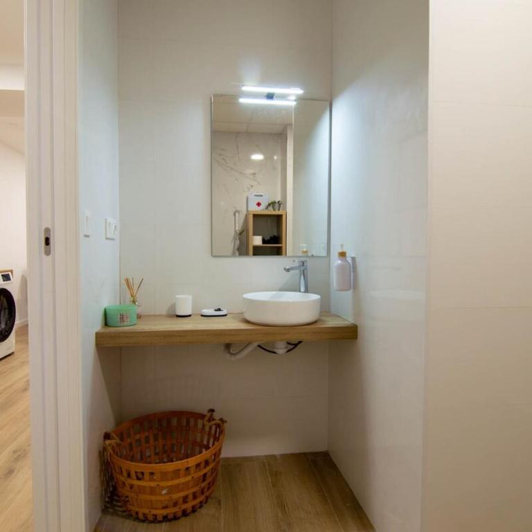Casa Pedro Cabanes - Three-Bedroom Apartment - 5