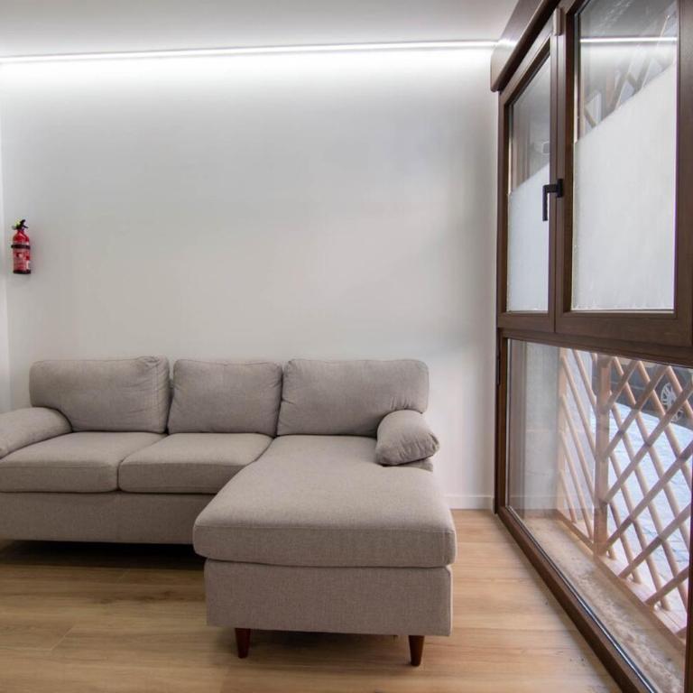 Casa Pedro Cabanes - Three-Bedroom Apartment - 11