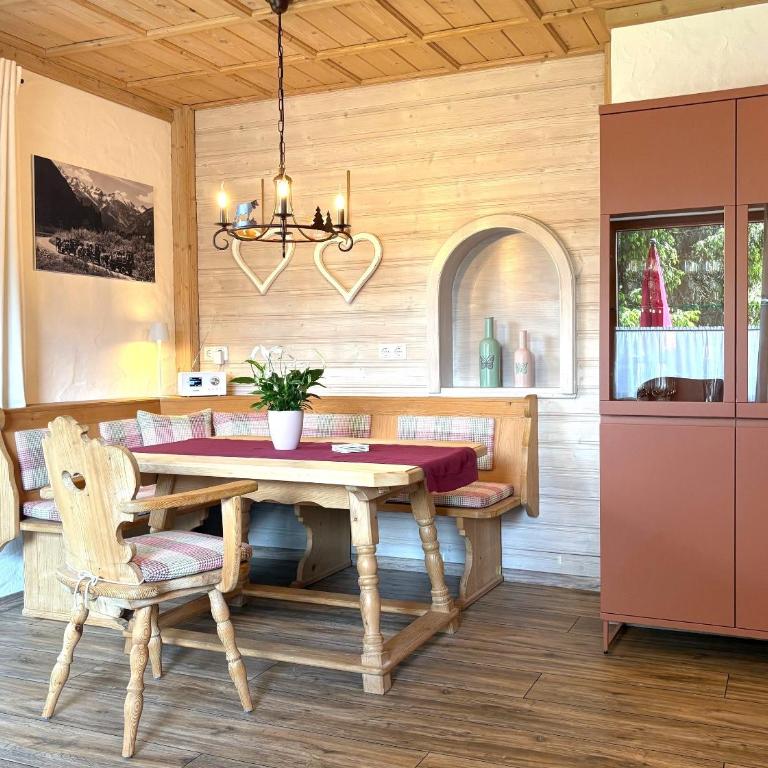 Ferienwohnung Alpentraum - Auszeit II - Two-Bedroom Apartment - 5