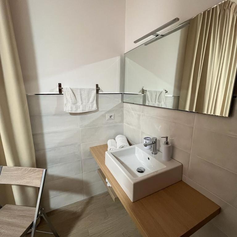 B&B IMMARE - Camera Matrimoniale con Bagno Privato - 3