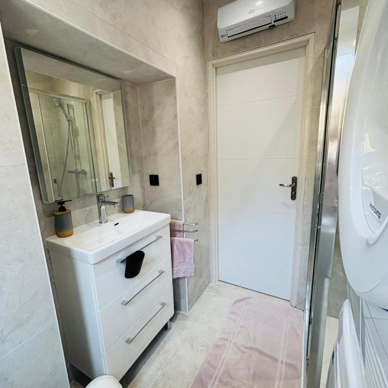 T4 Old Town Menton - Mer-Cœur de la Piétonne - Apartment mit 3 Schlafzimmern - 32