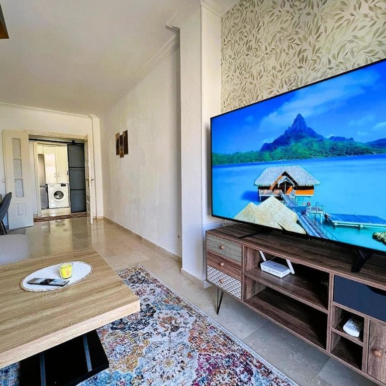 Relax with Ocean Views, Pool, and Garage - Apartment with Sea View - 12