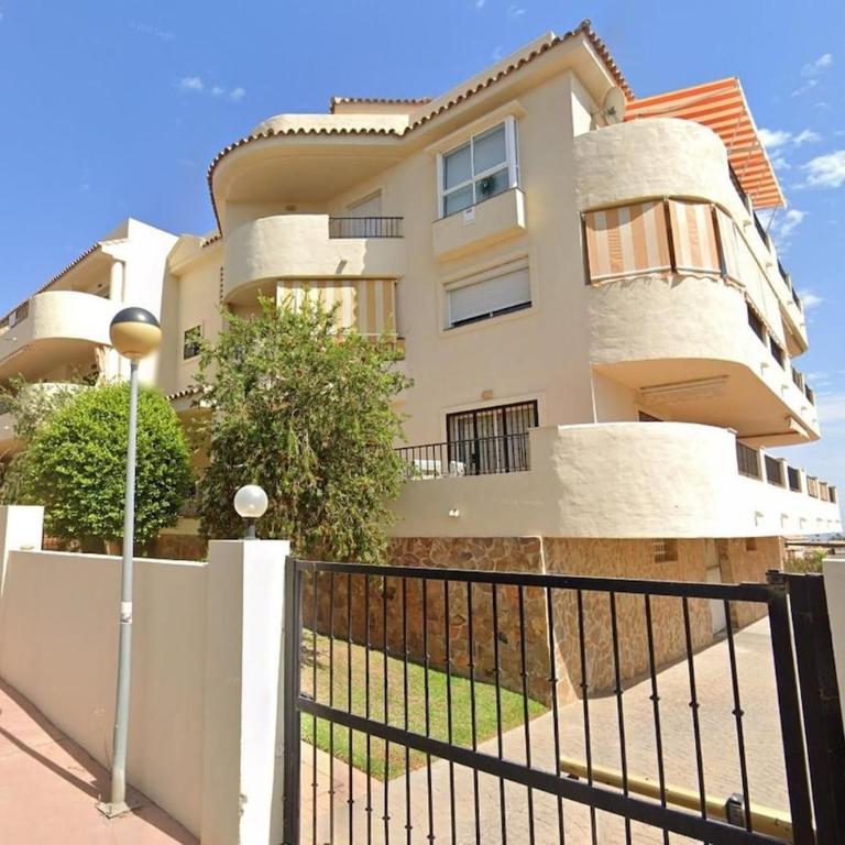Relax with Ocean Views, Pool, and Garage - Apartment with Sea View - 14