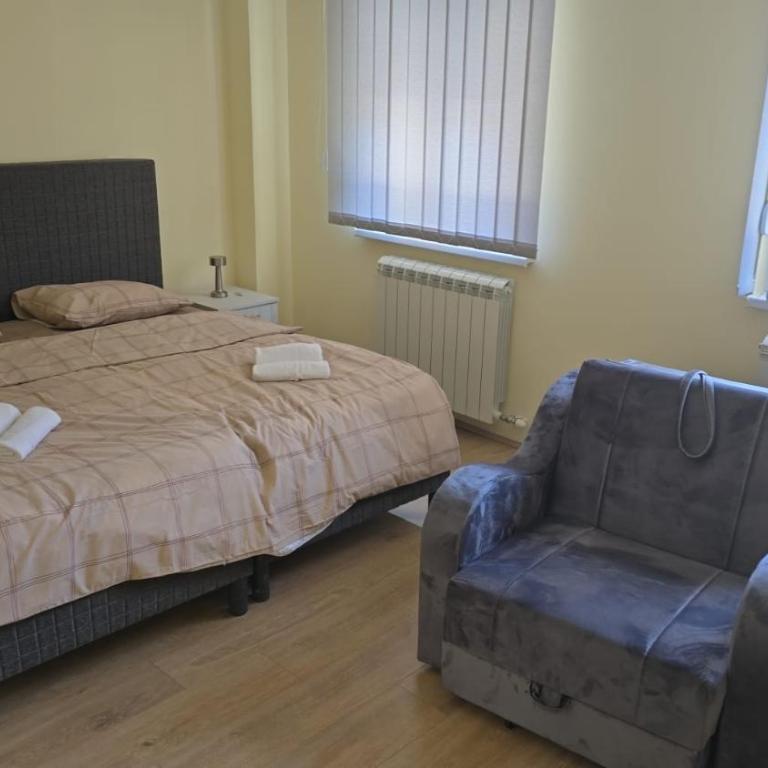 mir rooms and apartments - Triple Room with Private Bathroom - 2