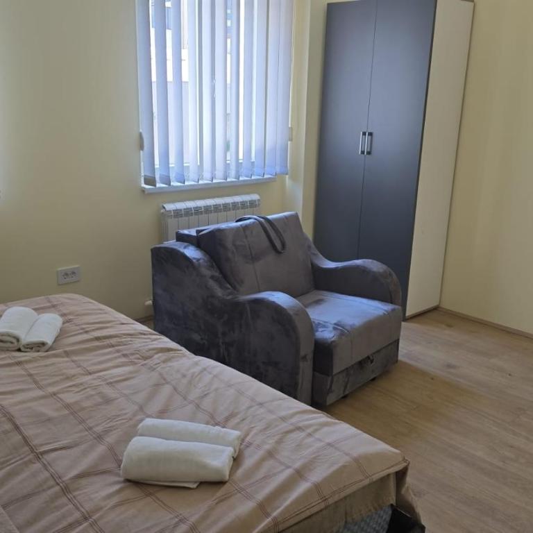 mir rooms and apartments - Triple Room with Private Bathroom - 12
