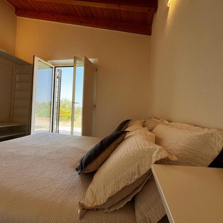 Private Countryside Retreat, Distant Sea View - Villa - 15