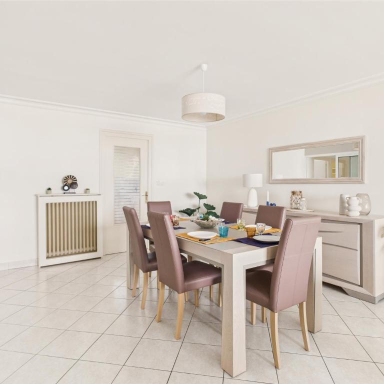 Vue mer - Appartement pour 6 - 5 m de la plage - Appartamento - 8