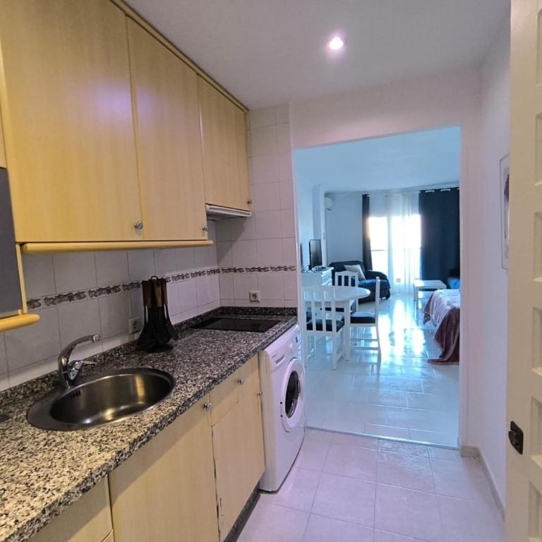Preciosa Suite en Benalbeach - Family Studio - 2