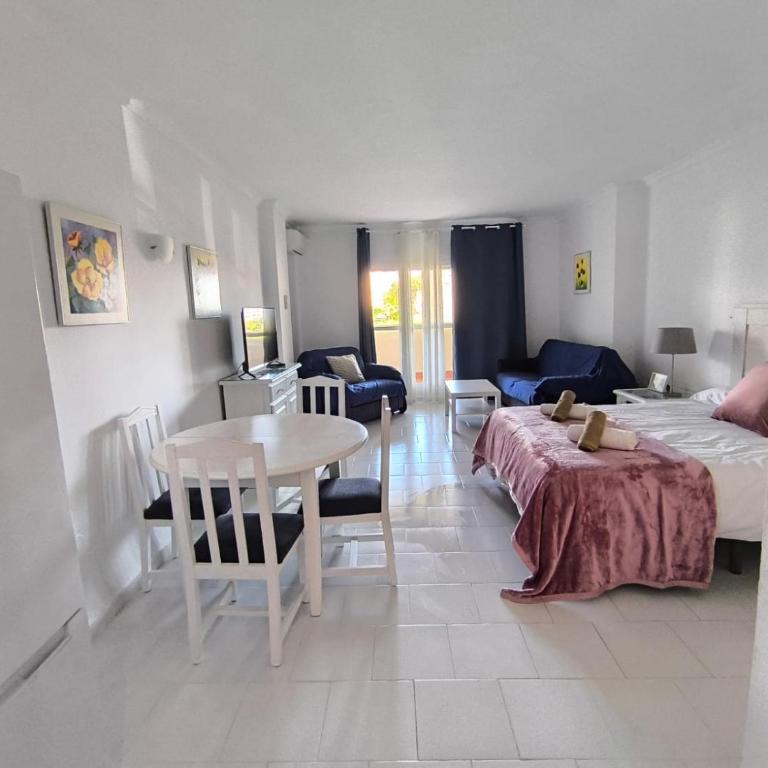 Preciosa Suite en Benalbeach - Family Studio - 7