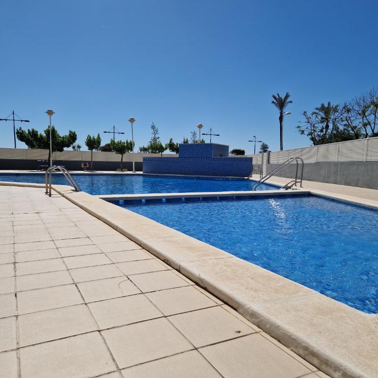 Argenta Beachside 5F - Apartamento de 2 dormitorios con terraza y vistas al mar - 2