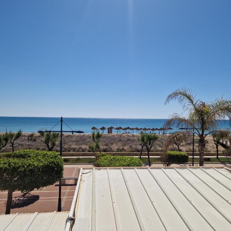 Argenta Beachside 5F - Apartamento de 2 dormitorios con terraza y vistas al mar - 15