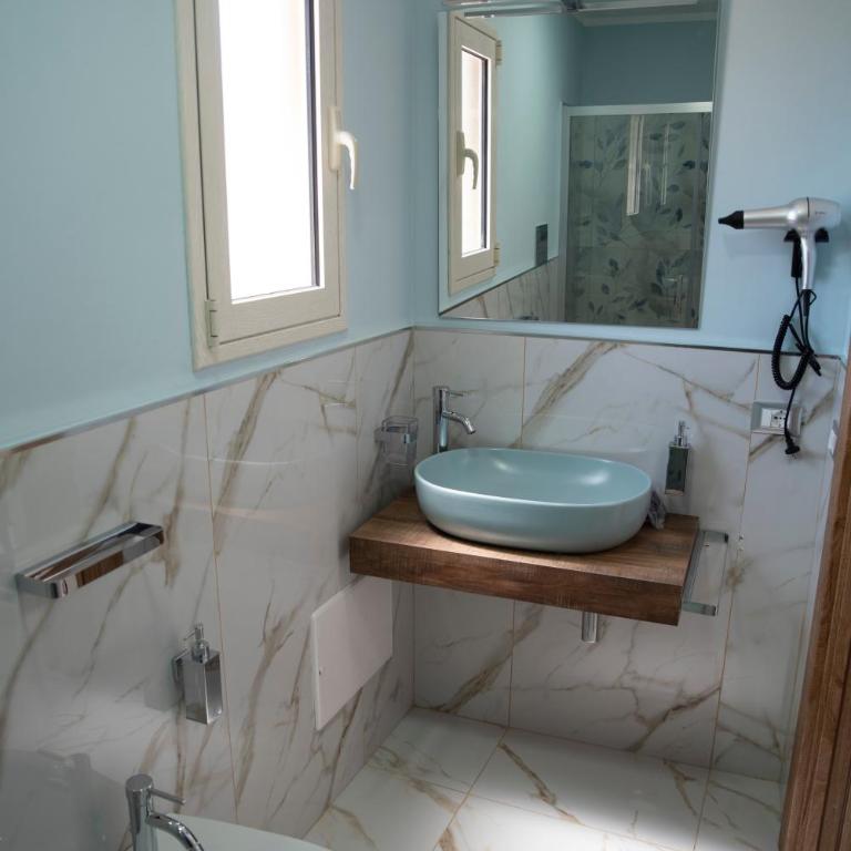 La Dolce Vita rooms & suite - Camera Deluxe Matrimoniale con Vista Mare - 8