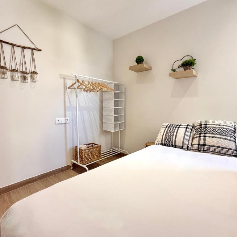 Luna Holidays City Center and Beach - Two-Bedroom Apartment - 10
