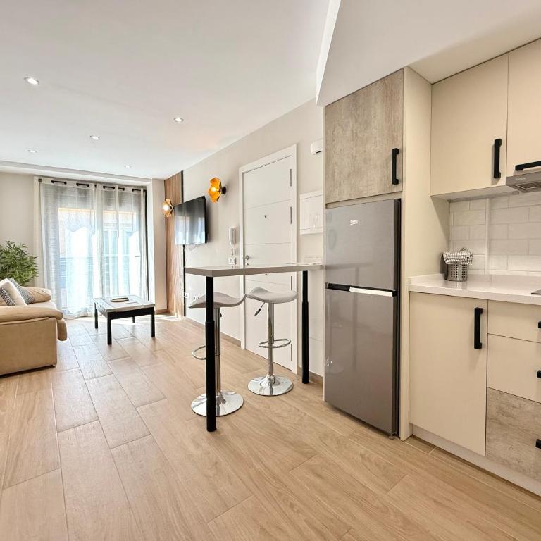 Luna Holidays City Center and Beach - Two-Bedroom Apartment - 6
