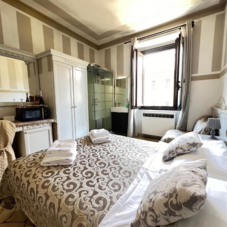 Souvenir Maya - Superior Double Room with Shared Bathroom - 3