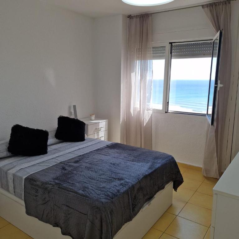 Vistas panorámicas al mar, a 300 metros de la playa - Apartamento de 1 dormitorio - 4