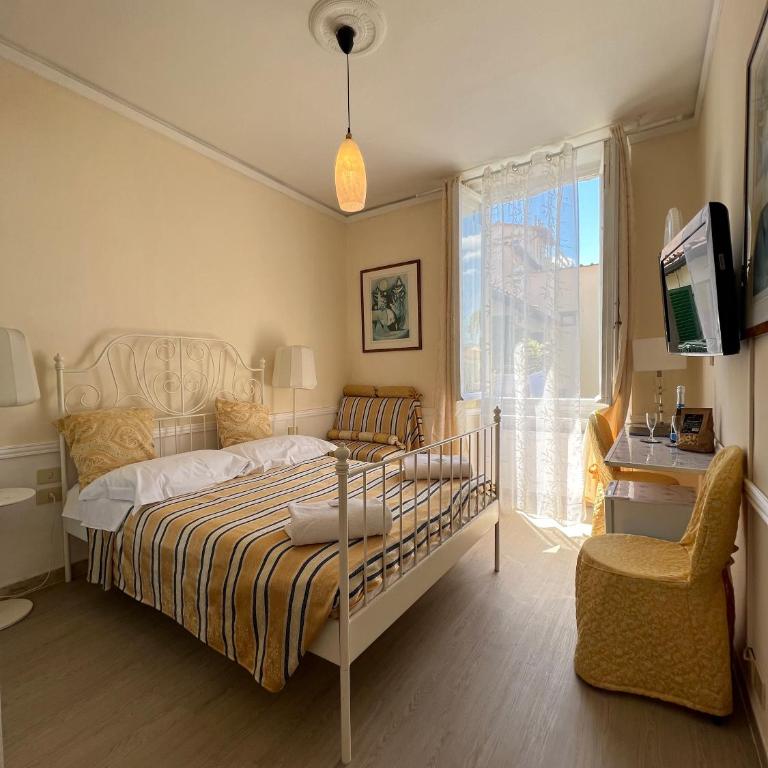 Souvenir Maya - Double Room with Private Bathroom - 2