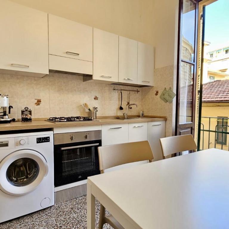 Trieste 8 - Appartamento con 2 Camere da Letto - 12