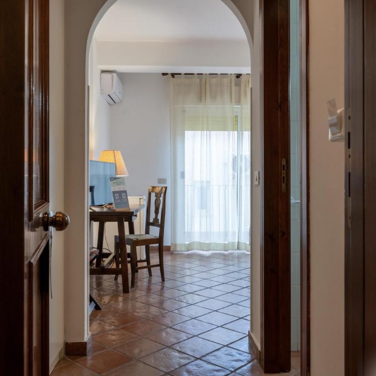 HOTIDAY Taormina Mare - Camera Matrimoniale con Balcone - 12