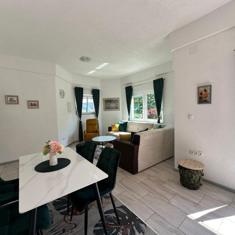 Villa Panorama - Three-Bedroom Villa - 23