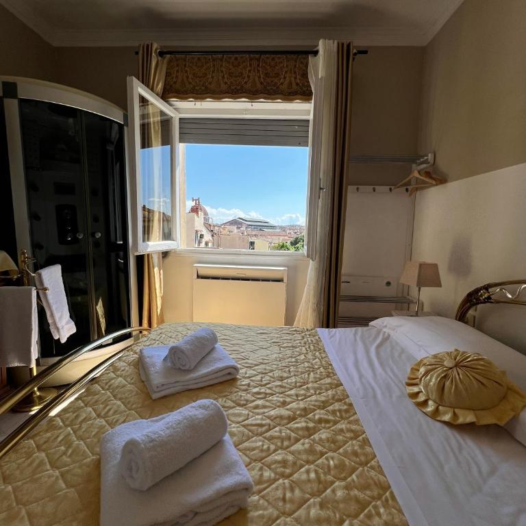 Souvenir Maya - Superior Double Room with Shared Bathroom - 14