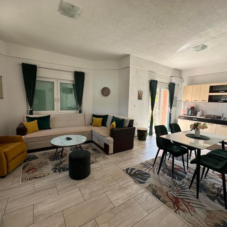Villa Panorama - Three-Bedroom Villa - 21