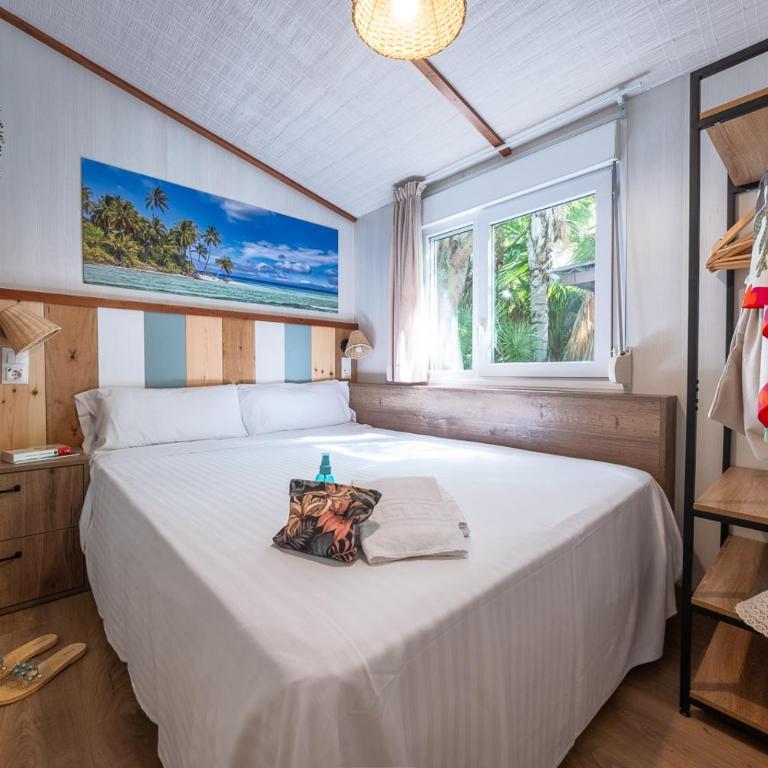 La Siesta Salou Resort & Camping - Two-Bedroom Bungalow with Bed Bunk - 1