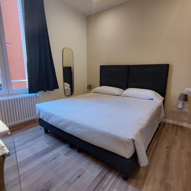 Residenza Maggiore 10 - Affittacamere - Guest House - Double Room with Private Bathroom - 2