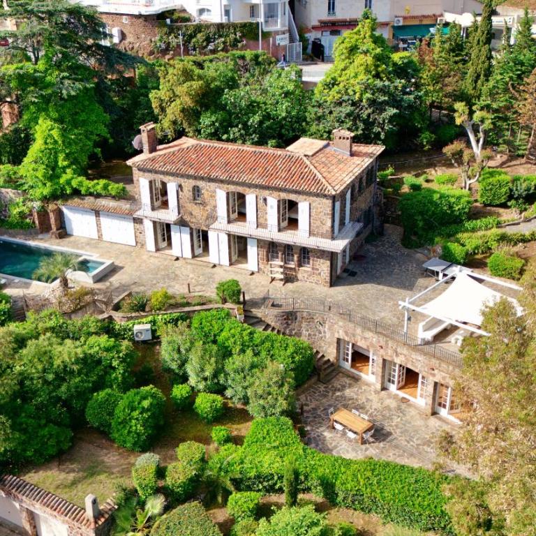 Villa Sasso Forte, swimming pool, jacuzzi and private cove - Villa - 1