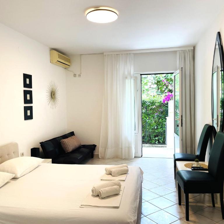 Apartments Stanisic - Studio with Garden View - 11