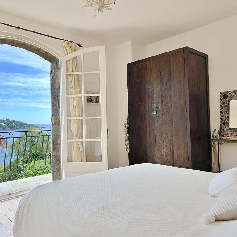 Villa Sasso Forte, swimming pool, jacuzzi and private cove - Villa - 9