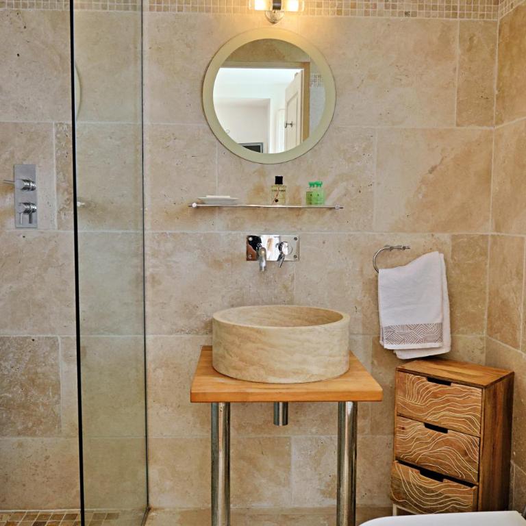 Villa Sasso Forte, swimming pool, jacuzzi and private cove - Villa - 19