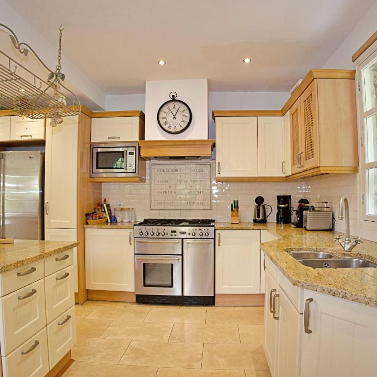 Villa Sasso Forte, swimming pool, jacuzzi and private cove - Villa - 24
