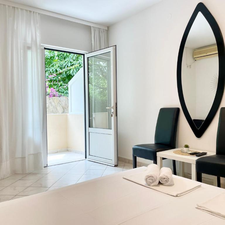 Apartments Stanisic - Studio with Garden View - 15