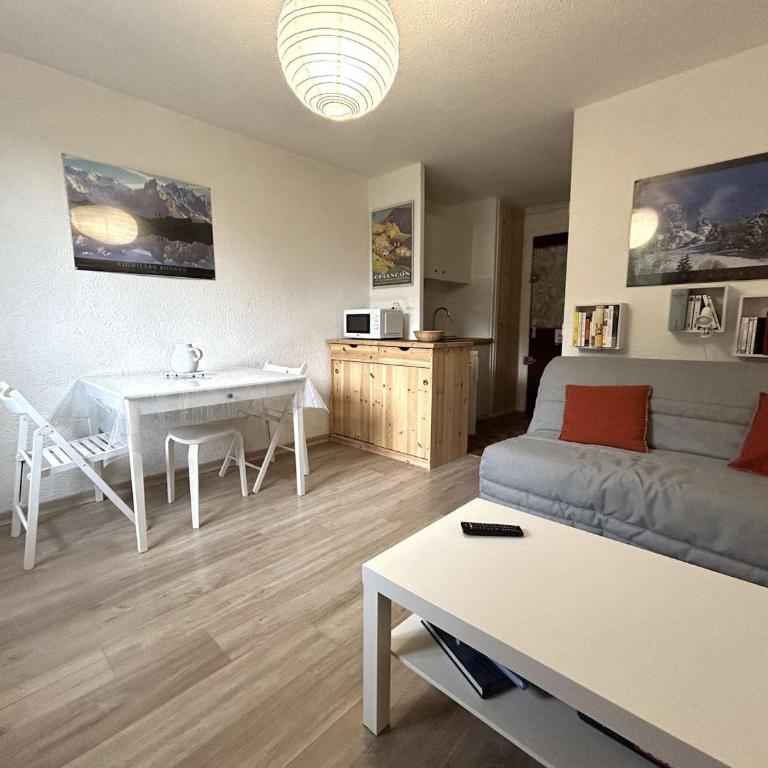 Studio Charmant avec Piscine, Ski au Pied et Parking à La Salle-les-Alpes - FR-1-330F-115 - Appartement (2 Adultes) - 2