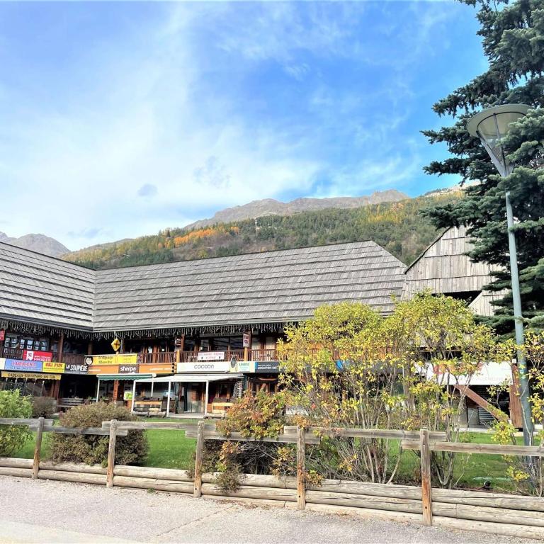 Studio Charmant avec Piscine, Ski au Pied et Parking à La Salle-les-Alpes - FR-1-330F-115 - Appartement (2 Adultes) - 13